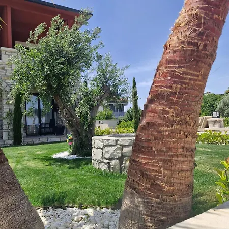 Velder House