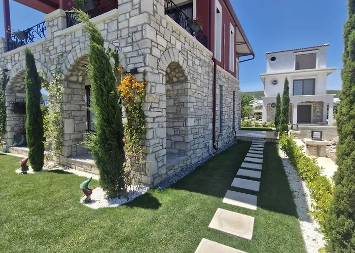 Velder House
