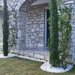 Velder House