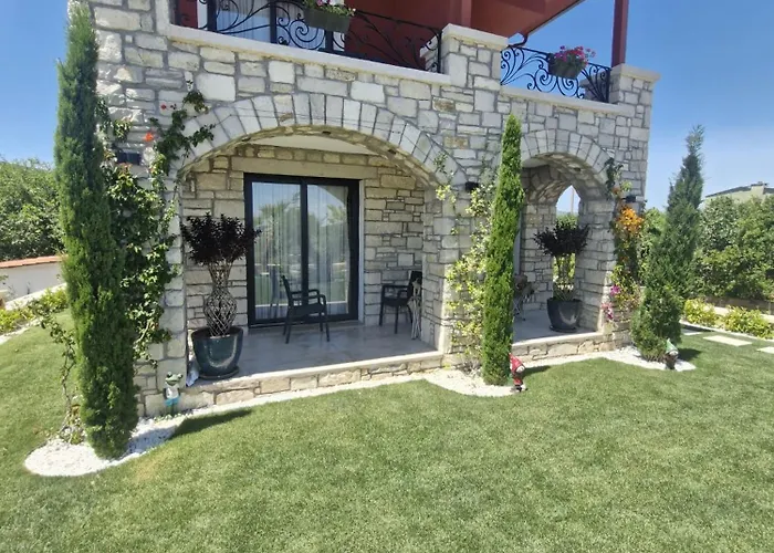 Velder House